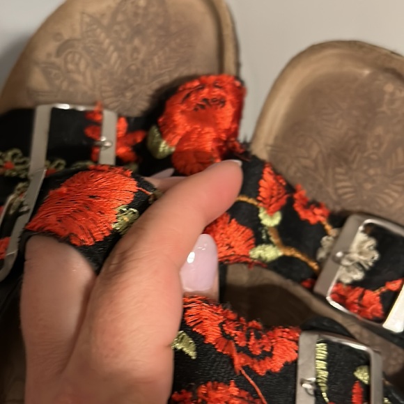 Embroidered MuK Luk Buckle Cork Sandel 8.5 - Picture 4 of 5